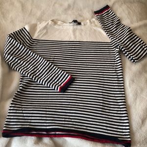 Tommy Hilfiger women’s sweater. Size large